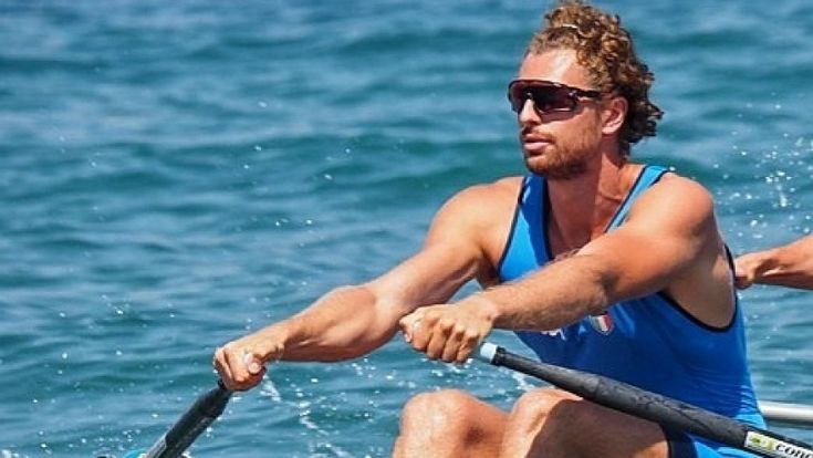 Coronavirus e consigli d'autore,  Calabrese:  "Yoga e voga. Sì, manca l'acqua ma non mollo"