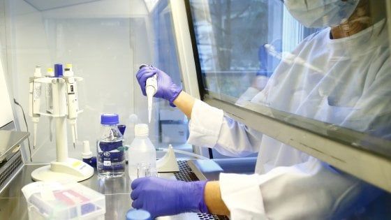 Coronavirus, Trump: "Vaccino prima di fine 2020".  Ma Twitter gli blocca l'account per fake news sul covid
