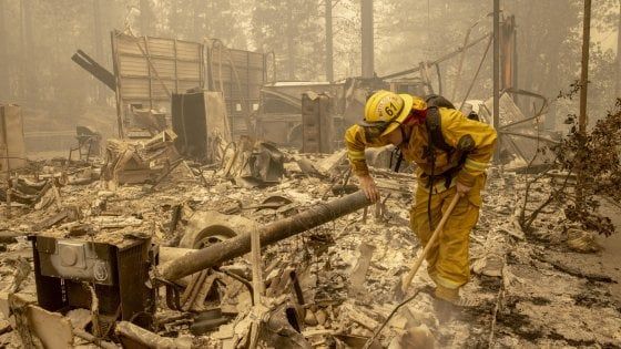 Usa, almeno 30 le vittime negli incendi a Ovest. E adesso anche il fumo fa paura