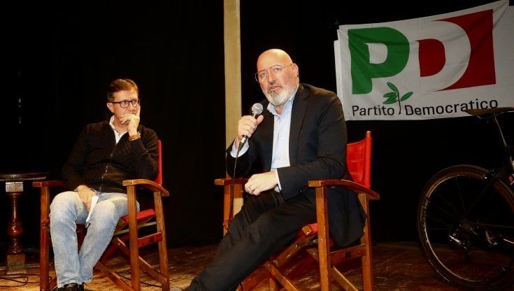 Bonaccini a Firenze da Nardella: "Il Pd è un partito che va smontato e rimontato, serve una classe dirigente nuova"
