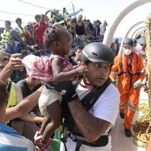 Migranti, più di mille salvati solo oggi
