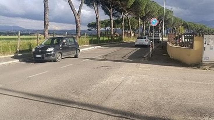 Villaggio Prenestino, si scontra con due auto: morto motociclista di 52 anni