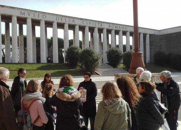 Civiltà romana: la lezione di protesta davanti al museo chiuso da tre anni