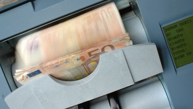 Effetto Covid, buco da 22 miliardi per Comuni e Regioni: "Possibile il taglio di servizi pubblici"