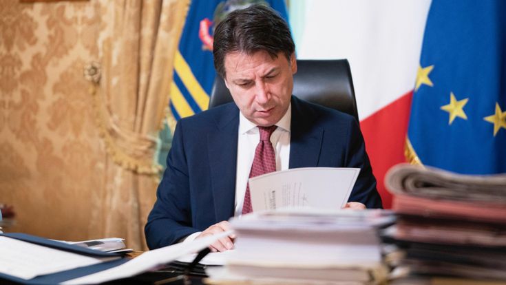 Coronavirus, il governo prepara la stretta: stop alle feste e nozze tra intimi