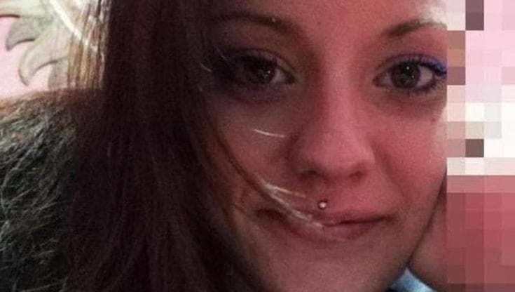 Nuove indagini sulla morte di Roberta Bertacchi, impiccata a sciarpa da stadio: “Dubbi sul suicidio”