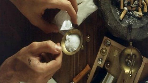Torino, spacciatore arrestato dopo una soffiata della suocera: "Il fidanzato di mia figlia fa cose strane"