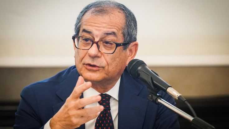 Tria blinda i suoi dirigenti: solo i 5s difendono Casalino