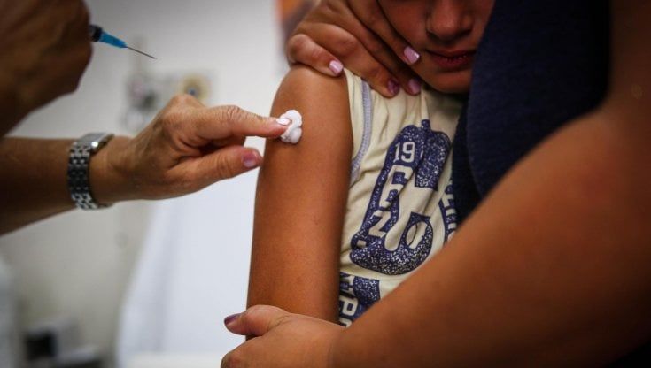 "Vaccinate i bambini senza avere paura": il pediatra Laforgia rassicura le famiglie
