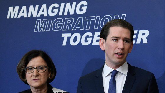 Migranti, in Austria vertice "balcanico". Grecia esclusa: "Atto non amichevole". Orban: "Quote, sarà referendum"