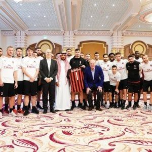 Milan, dopo il giallo della foto Higuain va in panchina. Si rafforza l'ipotesi Chelsea