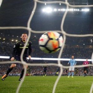 Premier League: Rooney fa 200 ma non basta all'Everton, Sterling salva il City