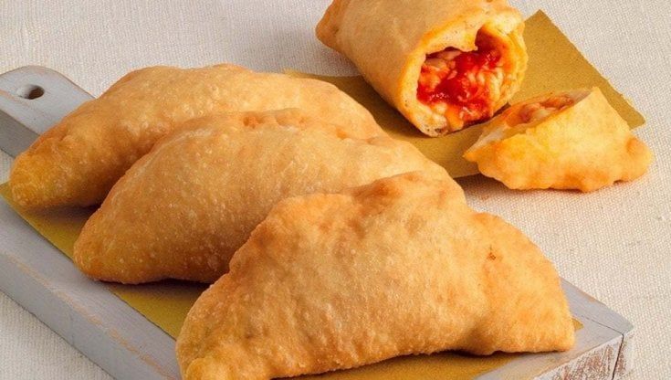 Cenone di fine anno, la top five per il domicilio a Bari: dal pesce ai panzerotti ecco la nostra selezione