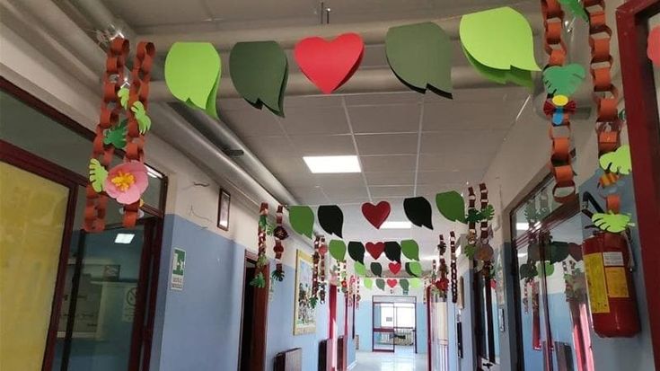Zaini e libri in ostaggio nelle aule fantasma: il dramma dei bambini di Niscemi