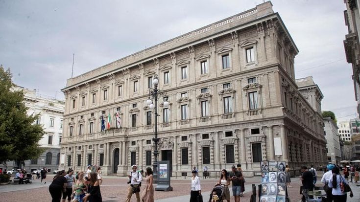 Giovani in fuga dal Comune, solo il 6% dei dipendenti ha meno di 30 anni: “Neoassunti si dimettono”