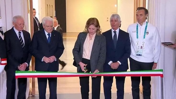 Milano Cortina, Mattarella inaugura Casa Italia: il taglio del nastro con la figlia Laura