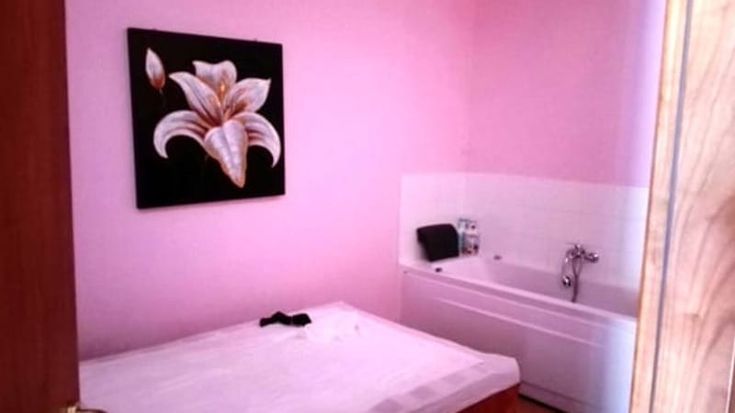 Massaggi hot ai Parioli, arrestata la titolare del centro cinese: “Servizi extra a scelta del cliente”