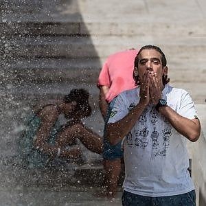 Meteo, sole e grande caldo nel weekend: temperature in calo da martedì