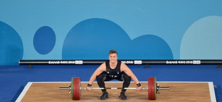 Olimpiadi giovanili: l'Italia naviga nell'oro, trionfi per Ficco nel sollevamento e Toti nel badminton