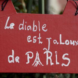 Lo scrittore Haenel: "Hanno colpito Parigi perché è il simbolo della libertà"