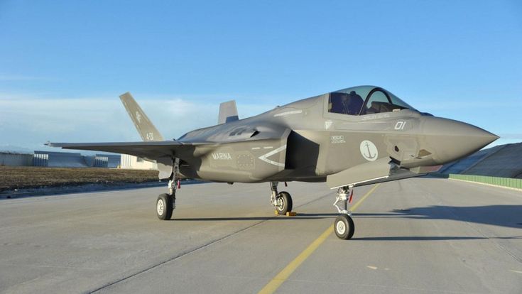 La maledizione dell'F-35, il super caccia al centro delle polemiche