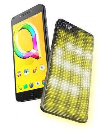 MWC 2017, da Alcatel gli smartphone per giovani e inesperti