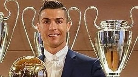 Pallone d'oro: in arrivo altri due premi. Titoli alle donne e agli Under 21