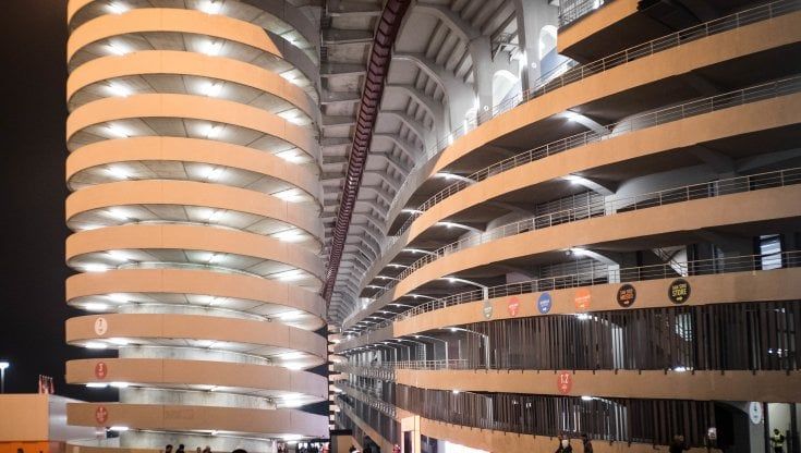 San Siro, dopo l'annuncio di Sgarbi di voler vincolare il Meazza doppio pericolo sul progetto di Inter e Milan