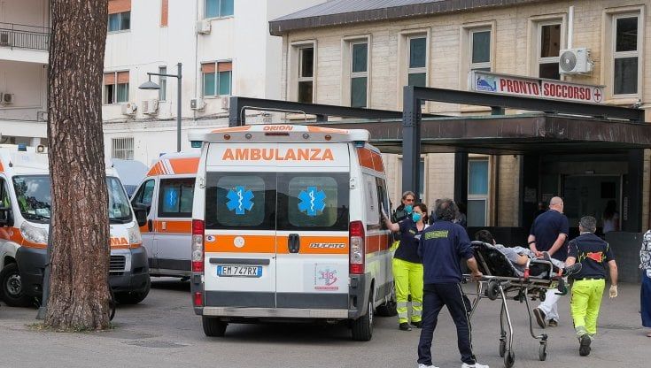 Falso allarme Covid al pronto soccorso dell'ospedale Ingrassia, Villa Sofia diventa una bolgia