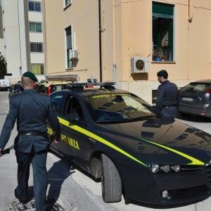 Foggia, assenteismo nell'Asl: otto dipendenti ai domiciliari. C'è anche un primario