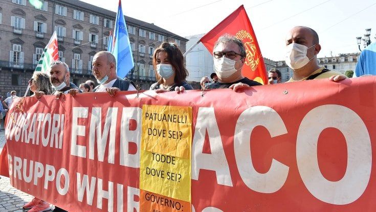 Dagli operai Embraco lettera appello a Gentiloni: "Lo stop della Ue ci condanna"