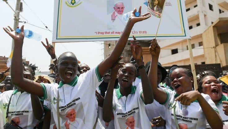 Stragi in Sud Sudan mentre arriva il Papa. Ecco perché il più giovane Stato d'Africa non trova la pace