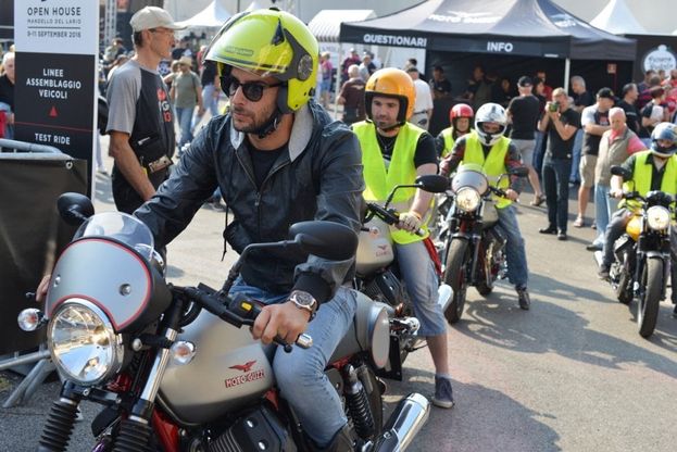 Lecco, Moto Guzzi a porte aperte: si presentano in dodicimila