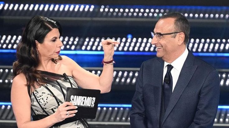 "La gente butta la tv dalla finestra come a Capodanno a Napoli": Geppi Cucciari attaccata sui social