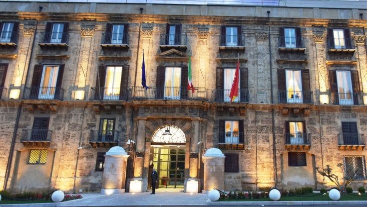 La Regione Sicilia brucia 22 milioni per creare solo 170 posti di lavoro