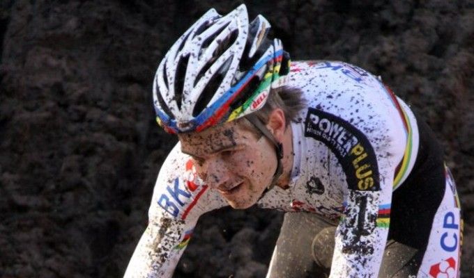 Ciclocross, Roma: Albert vince nel fango. Indietro gli italiani