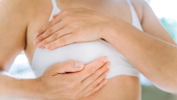Tumore al seno, test genomici sotto-utilizzati: “Migliaia di donne rischiano terapie non necessarie”