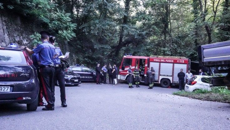 Giallo in collina, operaio di 41 anni trovato morto nei boschi a San Mauro