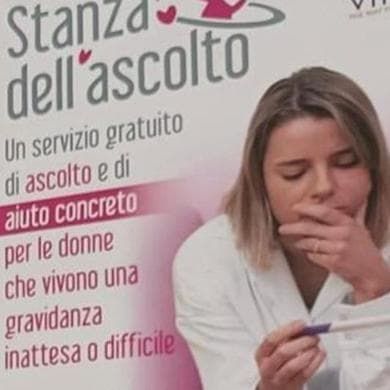 Ferma al palo la “stanza dell’ascolto” di FdI: nessun servizio dopo più di un anno