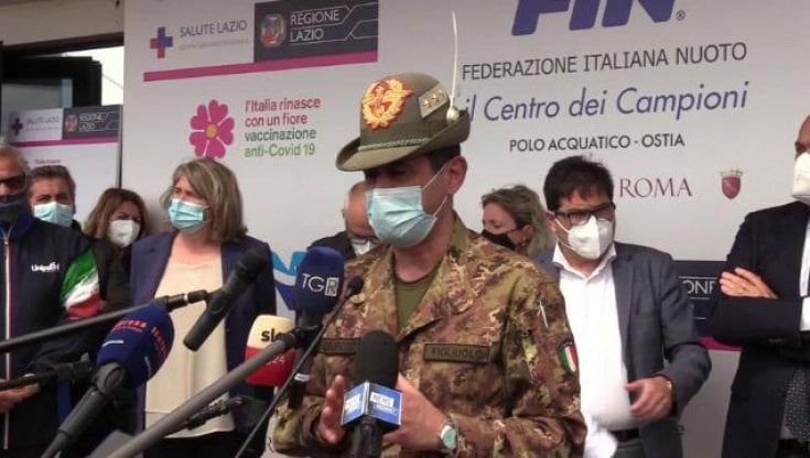 Covid, apre hub vaccinale di Ostia alla Federnuoto. "Sarà somministrato Pfizer. Stasera prenotazioni per 57-56enni"