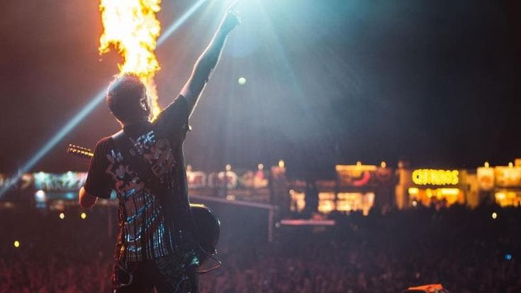 “Too hot”: i Muse posticipano il concerto di Roma per il caldo, ecco il nuovo orario e la scaletta