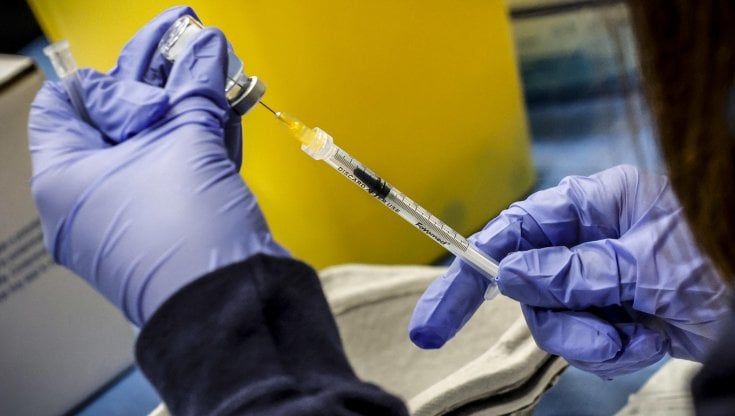 Covid, da marzo quarta dose alle persone fragili. Regione: a chi e come verrà somministrata