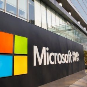Microsoft, utili al di sotto delle aspettative e il titolo inciampa