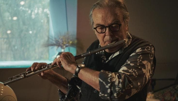 Gli 80 anni di Mauro Pagani in un film: “Io, De André, la rificolona e un sogno che non finisce mai”