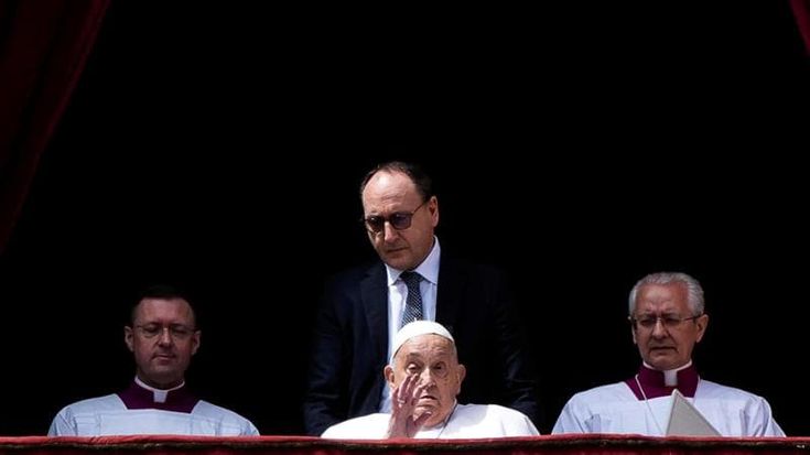 Le ultime parole al suo infermiere: “Grazie per avermi riportato in piazza”