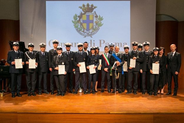 Festa della municipale di Parma, Casa difende il comandante Noè