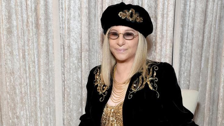 Niente Cannes per Barbra Streisand: “Infortunio al ginocchio, i medici mi hanno detto di no”