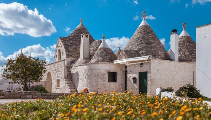 Trulli, dammusi e mulini: le 10 "case uniche" italiane preferite su Airbnb