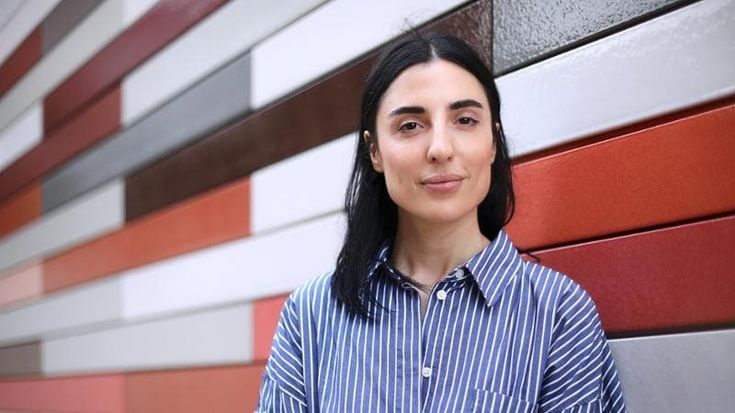 Carlotta Vagnoli rompe il silenzio sulle chat tra femministe: “Scambi privati, io ho perso tutto”