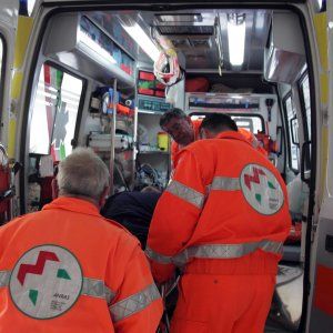 Trinitapoli, morta una bambina di due anni: fratture e lividi, l'ipotesi è di maltrattamenti